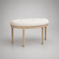 Panca ovale imbottita capitonné in tessuto con gambe in legno, avorio e beige chiaro, 90 x 40 x 50 cm